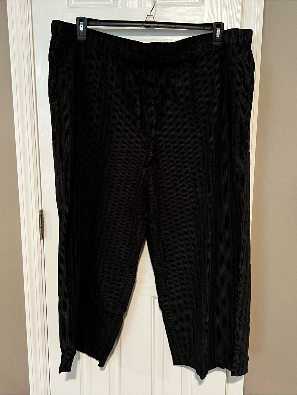Eileen Fisher Black Wide Cropped Pant